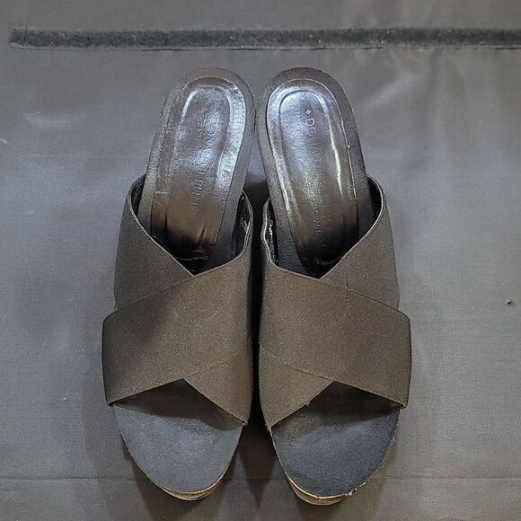 DONALD J PLINER CRISS-CROS STRAP ROUND OPEN TOE SANDAL - Picture 3 of 15